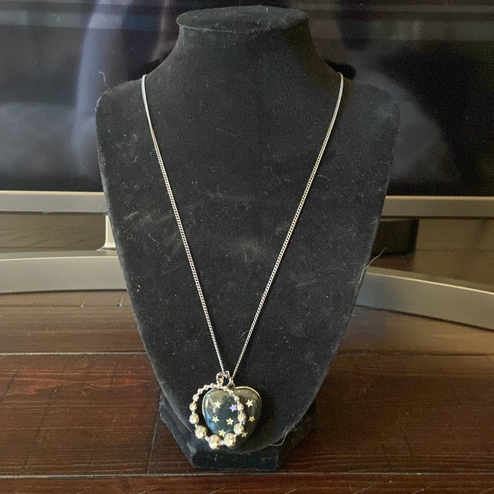 Express locket and accent